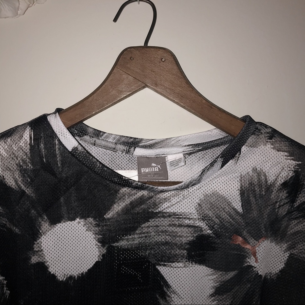 NWT Puma girls T-shirt athletics - Picture 3 of 5